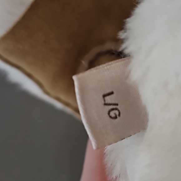 UGG Australia Women perforated Genuine Shearling Handmade Chestnut Gloves Large - Picture 11 of 12